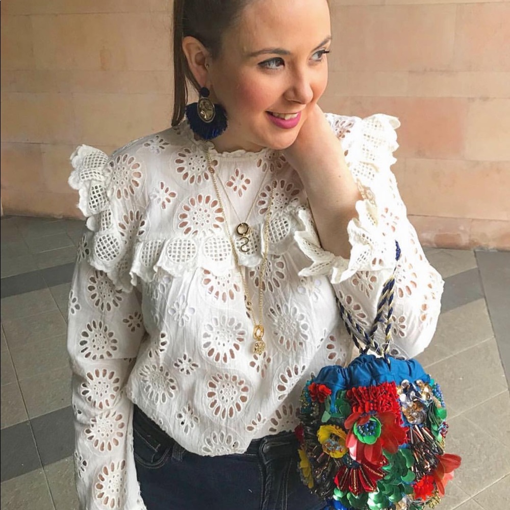 BLOGGERS FAVORITE ZARA Die Cut Embroidered Blouse - Picture 8 of 8